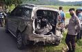 Noleh Kanan Lolos Dari Maut, Bagasi Suzuki XL7 Terpotong, Ditebas KA Argo Wilis