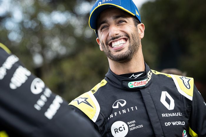 Kontrak habis di akhir musim 2020, Bos tim Renault F1 merasa yakin jika Daniel Ricciardo akan bertahan