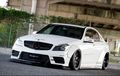 Mercedes-AMG C63 Street Racing, Berjubah Liberty Walk, Kakinya Ceper