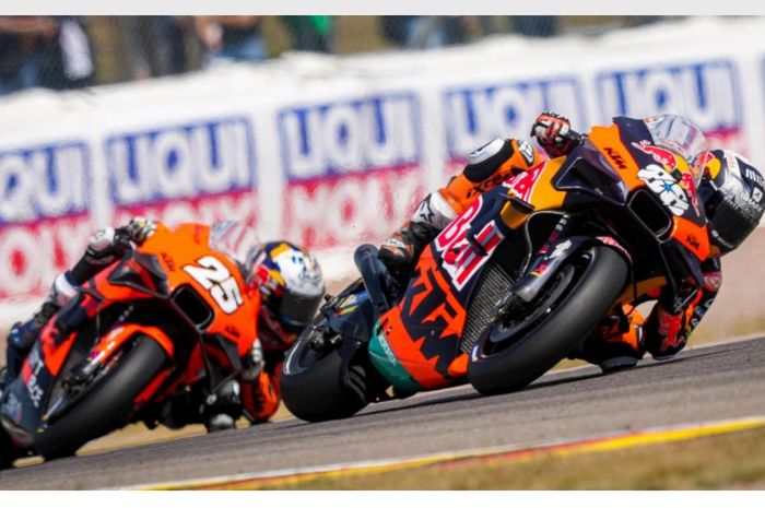 Raul Fernandez (#25) dan Miguel Oliveira (#88) tahun depan bergabungdi tim WithU RNF Racing MotoGP menggunakan motor Aprilia