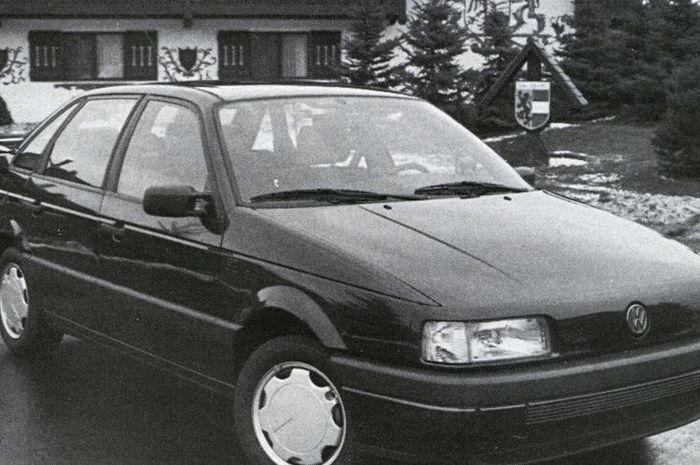 Ilustrasi Volkswagen Passat lawas.