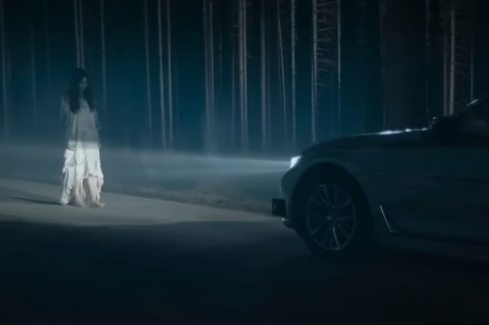 BMW uji coba mobil swakemudi dan bertemu dengan makhluk halus