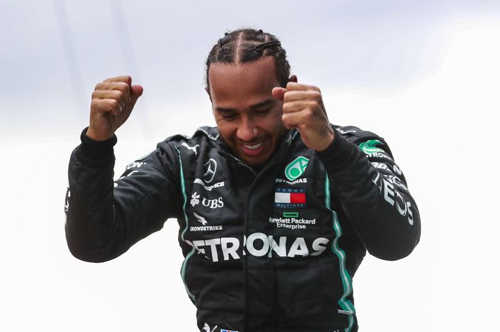 Tim Mercedes memberi kontrak satu tahun kepada Lewis Hamilton. Sudah punya calon penggantinya untuk F1 2021
