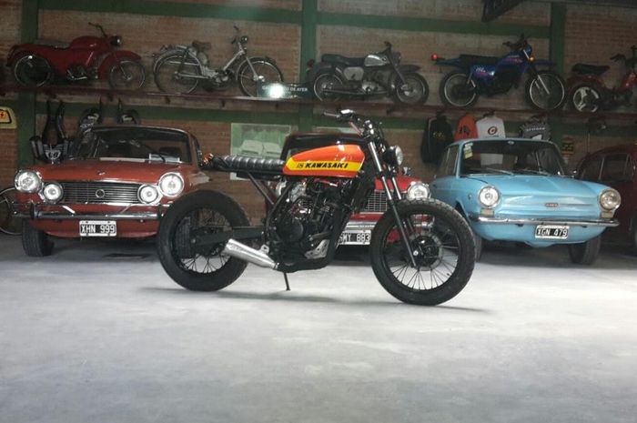 Kawasaki KLR250 custom tracker dari Triple Ocho Garage, dilansir oleh Bikebound.com