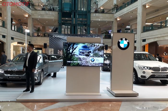 BMW Exhibition di Plaza Senayan
