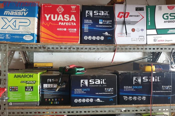 Untuk Aki Mobil Lebih Awet Tipe Aki Basah, Aki Kering atau Aki Hybrid