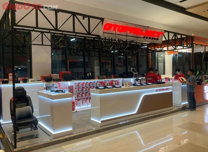 Otoproject Summarecon Mall Bekasi 2 berada di Lantai LG zona Merah