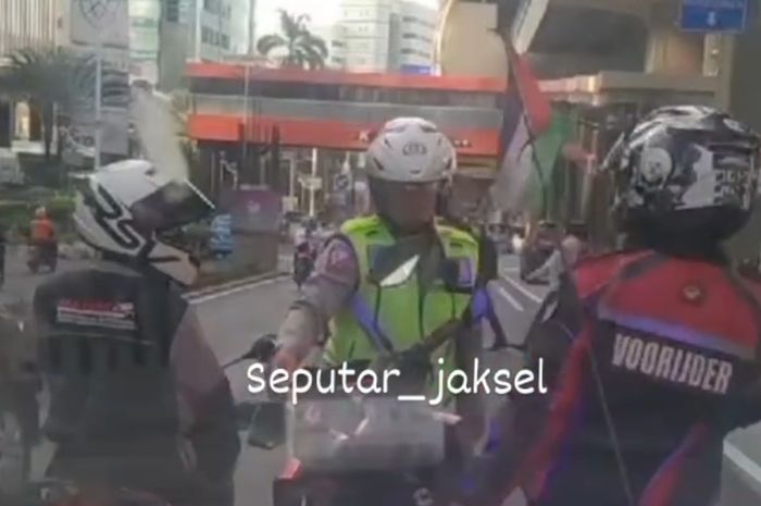 Viral relawan ambulan kena tilang saat sedang mengawal di Jakarta Selatan