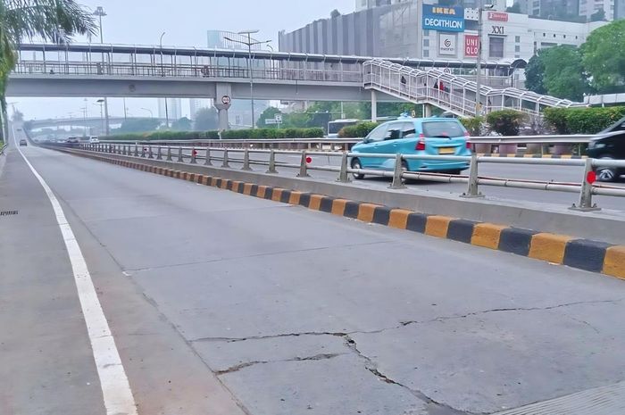 akses Jl. S. Parman menuju Ruas Tol Jakarta-Tangerang (Ramp D) di tutup ini alternatifnya