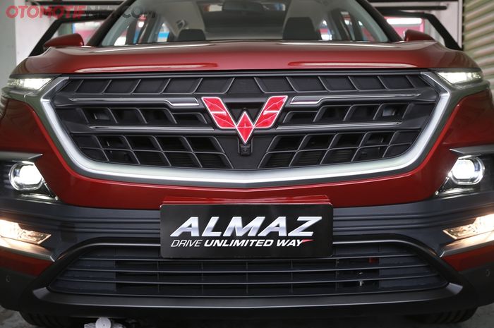 Almaz, Xpander Hingga Juke Pakai Lampu Model Stacked Headlight