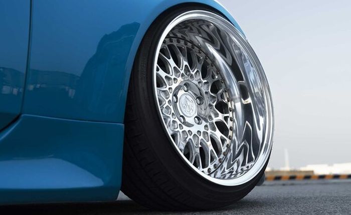 Pelek lansiran VIP Modular VXs 110 warna krom, ukuran 19 inci 