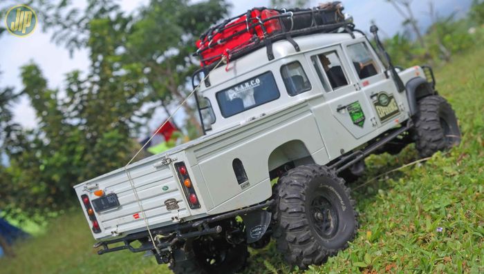 RC LAnd Rover d130