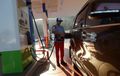 Pertamina Bolehkan Isi Bensin Mobil dengan Lubang Tangki dan Nozel Berlawanan Arah, Tapi Ini Efek Bahayanya
