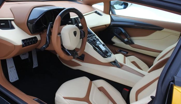 Tampilan kabin modifikasi Lamborghini Aventador garapan Mansory