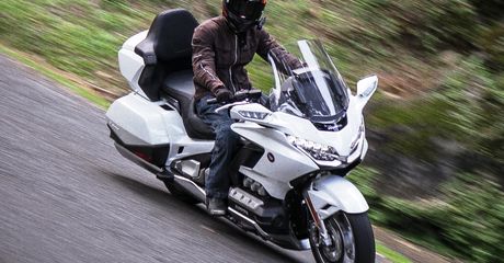 Honda Gold Wing, Moge Rp 1 Miliar Dipacu, Tes Akselerasi Hingga Konsumsi Bensin
