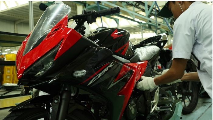 AHM berikan beragam fitur baru di CBR150R salah satunya ABS