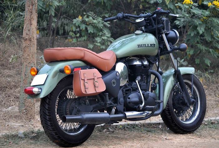 Royal Enfield Classic 500 &ldquo;battle green&rdquo; hasil garapan Puranam Design