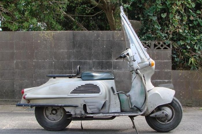 Honda Juno generasi pertama.