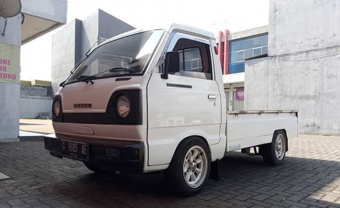 Suzuki Carry ST 100