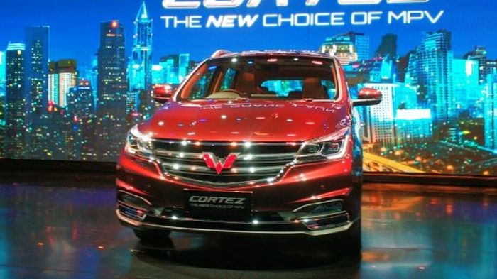 MPV Wuling Cortez saat diluncurkan di Ballroom Kempinski Hotel, Jakarta, Kamis (8/2/2018) sore. MPV