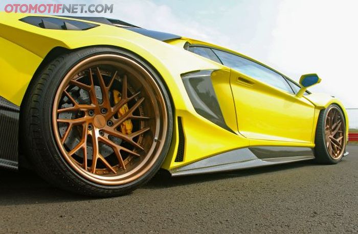 Pelek forged SV2 21 inci depan dan 22 inci belakang, keren abis!