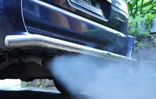 Asap Putih Tebal Keluar dari Knalpot Mobil Diesel? Ini Penyebab yang Perlu Dicuriga