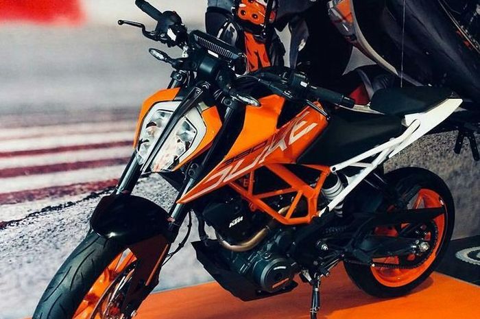 KTM Duke 250 di Showroom Semarang