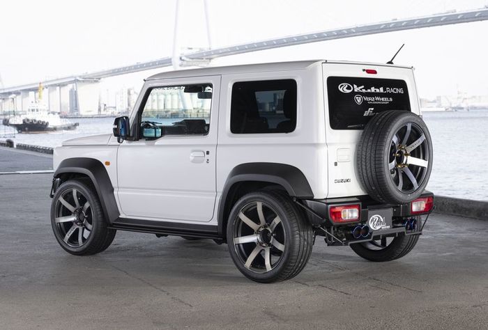 Tampilan depan modifikasi Suzuki Jimny JB74 garapan Kuhl Racing