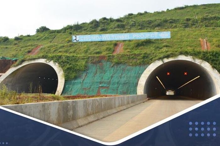 Penampakan Terowongan Kembar Tol Cisumdawu yang disebut sebagai terowongan jalan tol terpanjang di Indonesia.