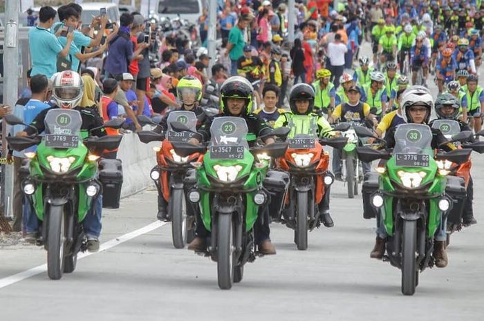 Rombongan pengendara Kawasaki Versys 250 mengawal Menteri Basuki Hadimuljono