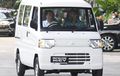 Presiden Jokowi Test Drive Mitsubishi Minicab MiEV di GIIAS 2021