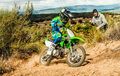 Versi Mini Kawasaki KLX, Mesin Tidur Cuma 110 cc, Tapi Bisa Diajak Adventure