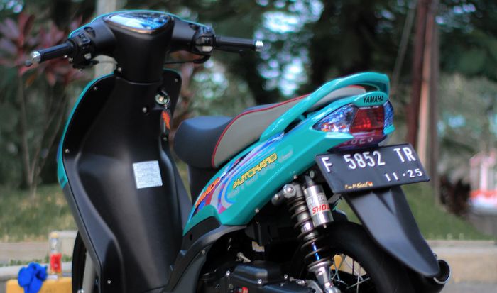 Yamaha Mio Sporty pakai sokbreker belakang Showa Advantage