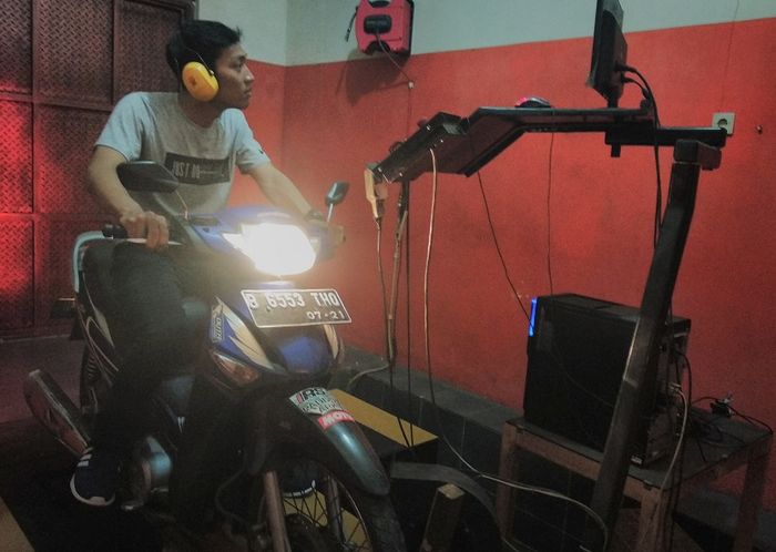 test Honda Supra X 125 memakai oli campuran minyak goreng di atas mesin Dynojet 250i