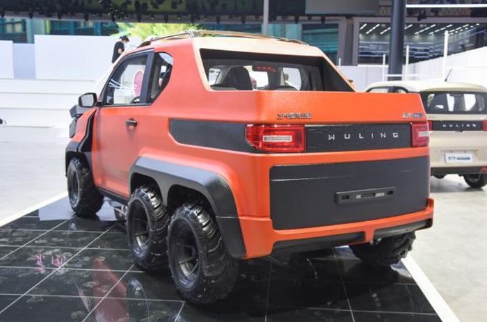 Modifikasi Wuling Mini EV jadi sangar ala pikap 6x6