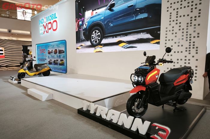 PT Indomobil Emotor Internasional (IEI)pamerkan line up motor listrik andalan, mulai dari Tyrano hingga QT