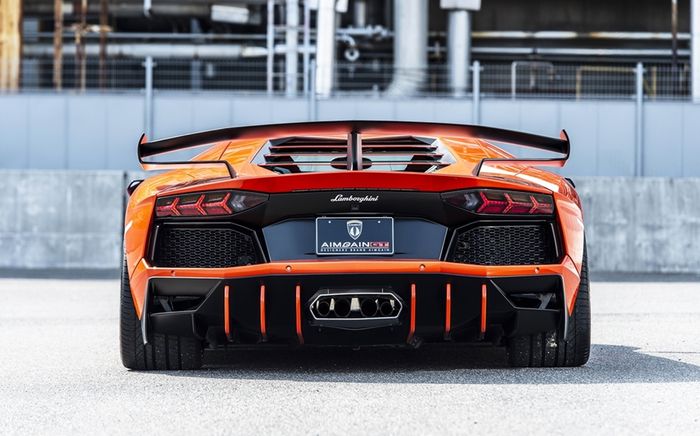 Tampilan belakang Lamborghini Aventador sangar garapan Aimgain