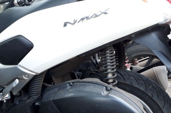 Sokbreker belakang NMAX.