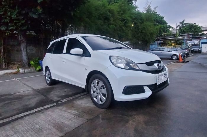 Harga Honda Mobilio Bekas 2015