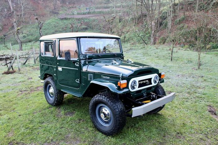 Toyota Land Cruiser FJ40 hasil karya Legacy Overland