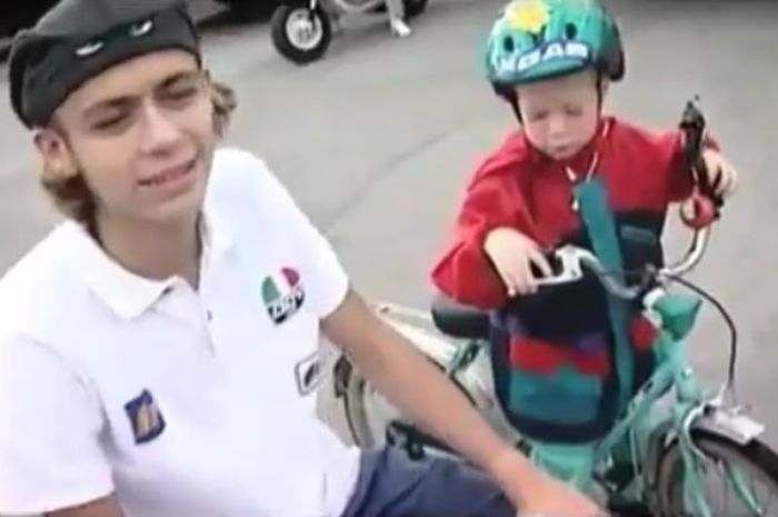 Valentino Rossi dan anak balita