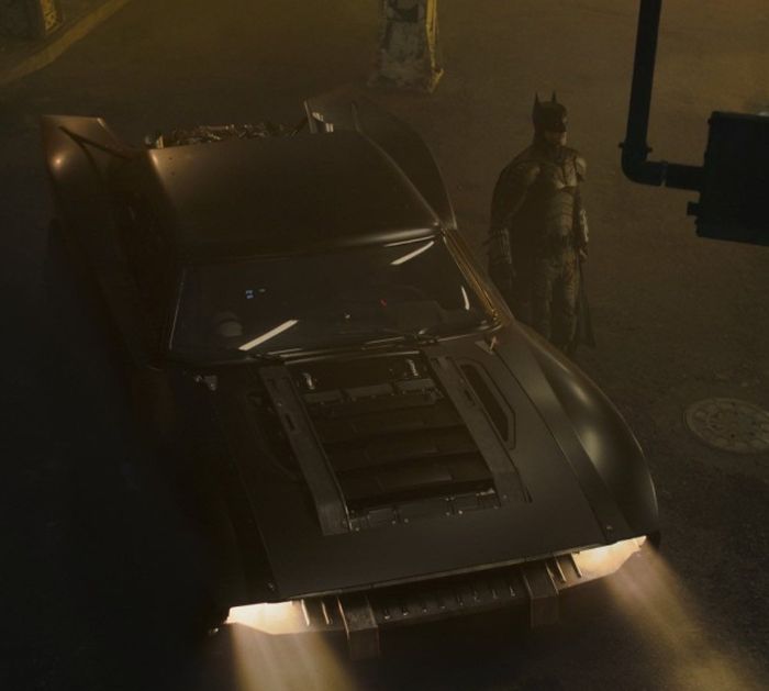 Batmobile versi The Batman 2021, yang dibintangi oleh Robert Pattinson