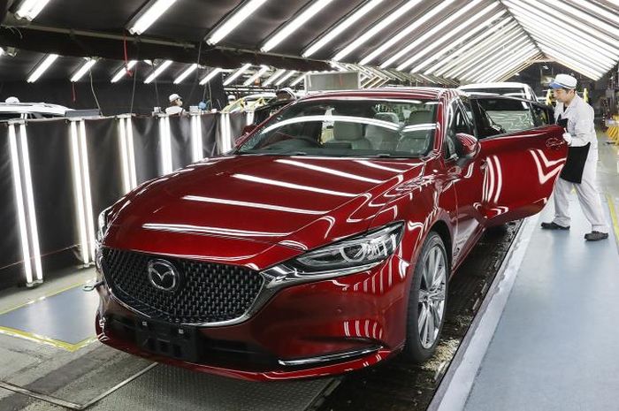 Ilutrasi produksi mobil Mazda di Jepang