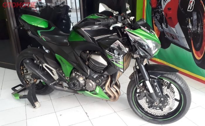 Kawasaki Z800 yang dijual Aris Motor Sport di Bekasi Utara