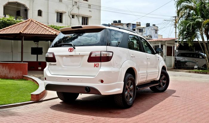 Buritan modifikasi Toyota Fortuner dari India