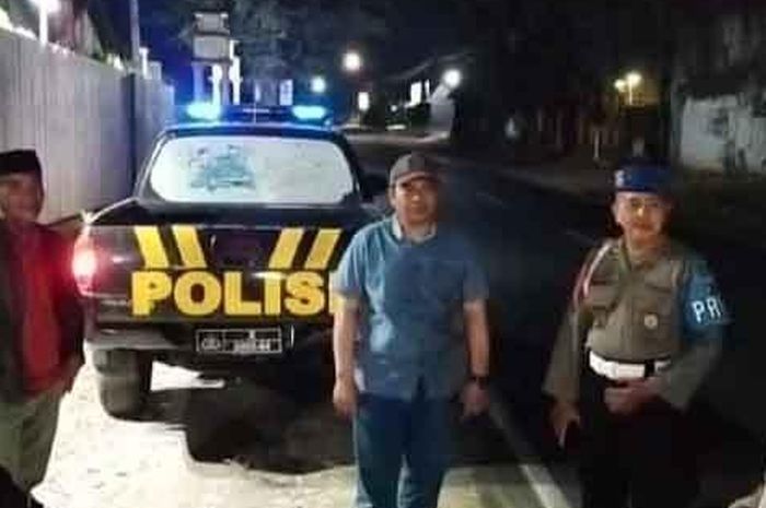 Mobil jadi sasaran atlet lempar batu tak bertanggung jawab di Madura. Polisi langsung lakukan ini