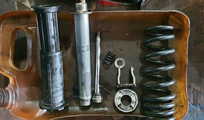 Sekalian servis sokbreker, kalian bisa request rebound