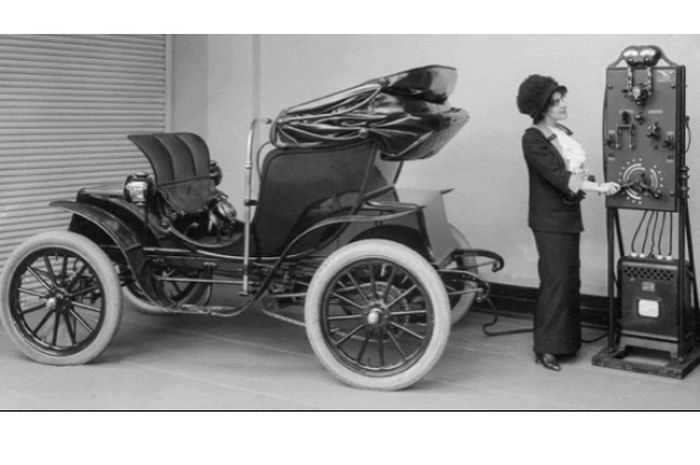 Aat pengisi daya untuk mobil listrik di era 1930-an