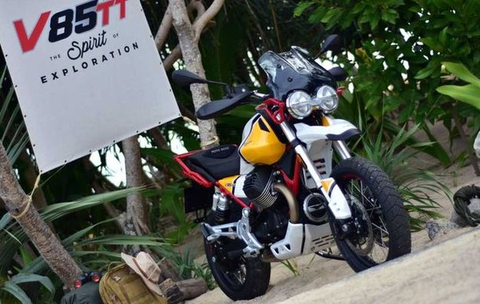 Moto Guzzi V85TT saat test ride di Thailand