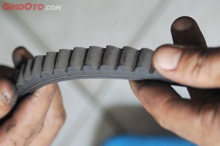 V-belt harus diperhatikan kondisinya sebelum putus ditengah jalan.